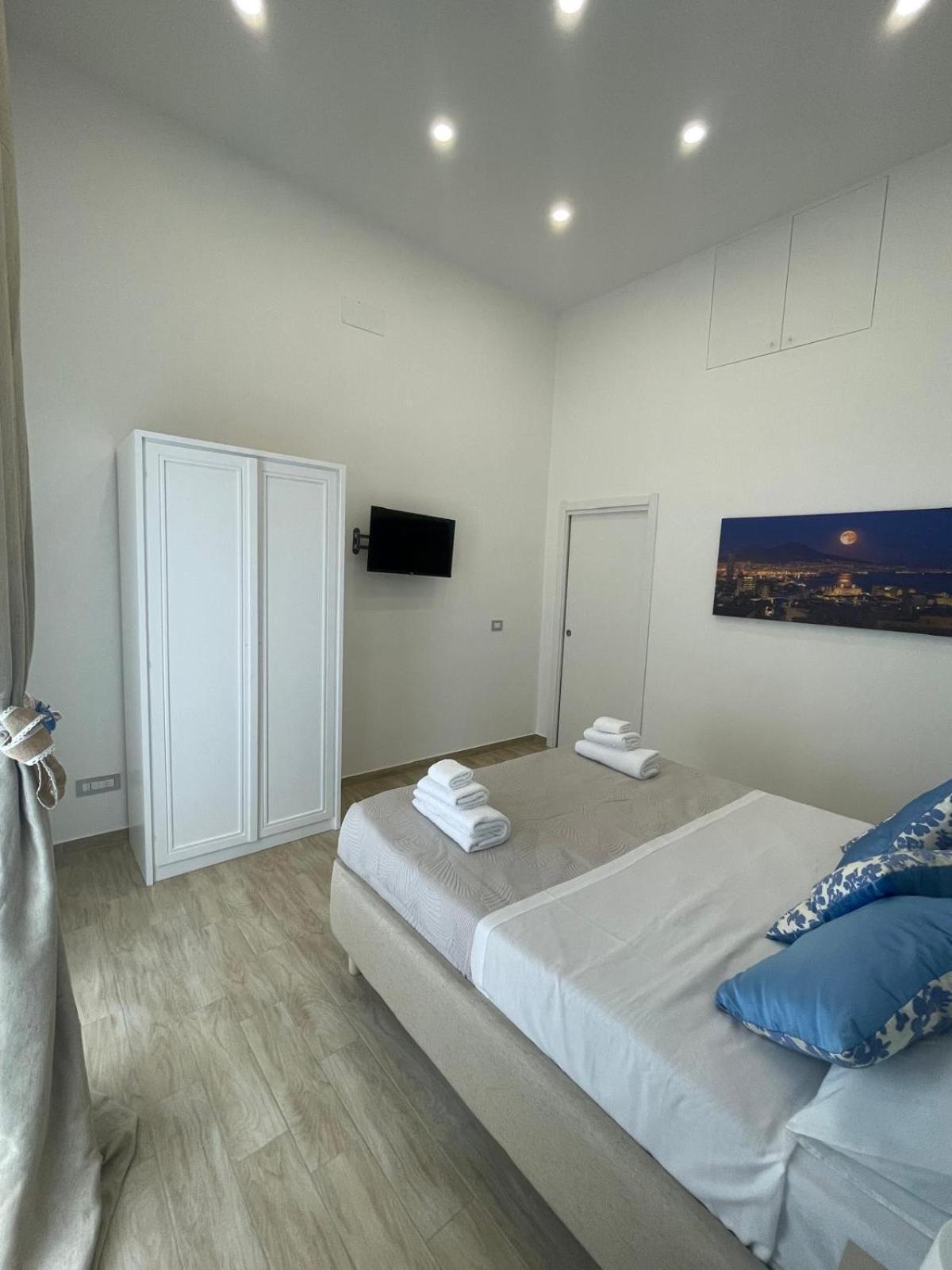 Duomo Luxury Apartament Наполи Екстериор снимка